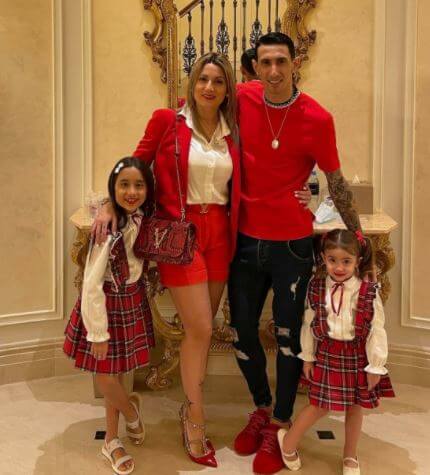 Diana Hernandez son Angel Di Maria with his family.
